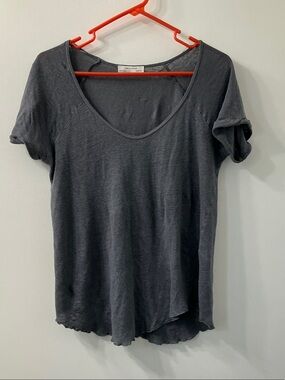 Zara Short Sleeve Scoop Neck Tee in Charcoal Gray